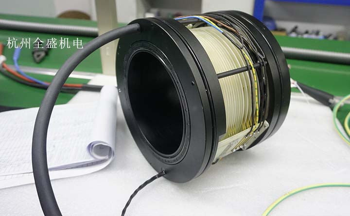 維護導(dǎo)電環(huán)需要了解滑環(huán)刷絲的內(nèi)部結(jié)構(gòu)